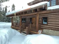 Cozy private cabin with hot tub, and ski in and out Hotels near Spanish Peaks Mountain Club