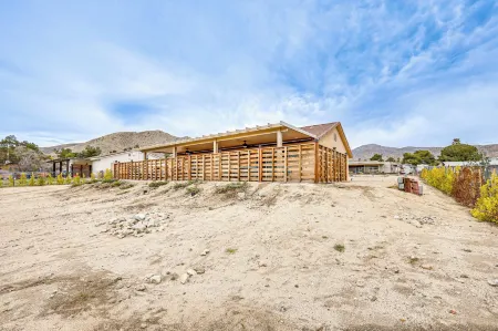 Updated Abode 22 Mi to Joshua Tree National Park!