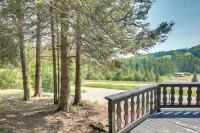 Outdoor Lovers Paradise Slopeside Cabin!