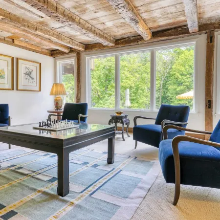 Longview Pond Lodge by AvantStay
