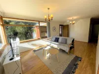 Campbelltown Holiday Home 3 Bed & Parking