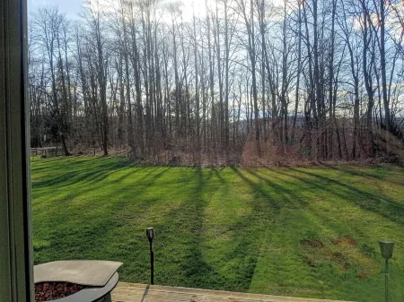 Cooperstown Dreams Park located 3 mi south and 2 mi south of Cooperstown's HOF. Отели в г. Отсего