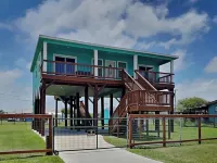 Pura Vida Oasis Hotels near Third Coast Squadron