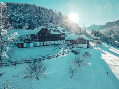 Donnersbach Hotels near Grimming