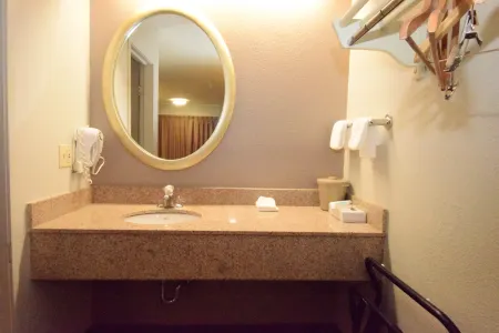 Red Roof Inn Buffalo - Hamburg/ I-90