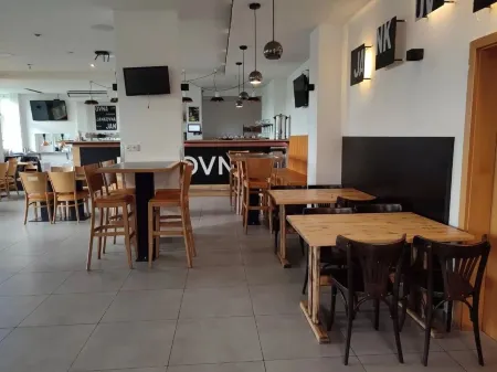 Hotel Chodov Asc Отели в г. Jesenice u Prahy