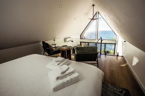 BRAND NEW Lakefront Tiny Home w/ Treehouse Sauna - Jarvi Cabin at Stay Boreal Hotels in Tofte Township