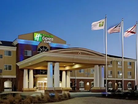 Holiday Inn Express & Suites Florence Northeast Отели в г. Флоренс