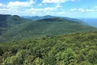 HUGE KITCHEN 4 Private Acres, 7 Min to Town, WiFi, AC, Fireplace