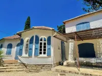 Charming villa with quiet garden 100m from the sea and Les Lecques beach!