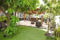 Cozy Villa Near Hard Rock Stadium