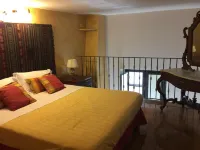 Well design loft with unique items in downtown