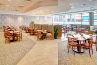 DoubleTree by Hilton Hotel Milwaukee Downtown - breakfast