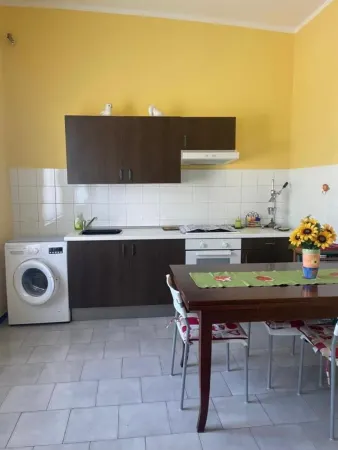 Flaminia accommodation with its own parking lot 2 minutes from the historic center