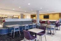 Home2 Suites by Hilton East Haven New Haven - 朝食