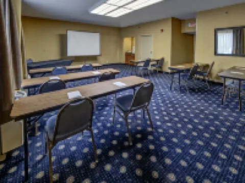 ハンプトン  イン ローリー / ケーリー ケーリーのホテル