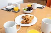 The Terrace by the market.2 bedroom terraced house close to the centre of town. Hotel a Guisborough