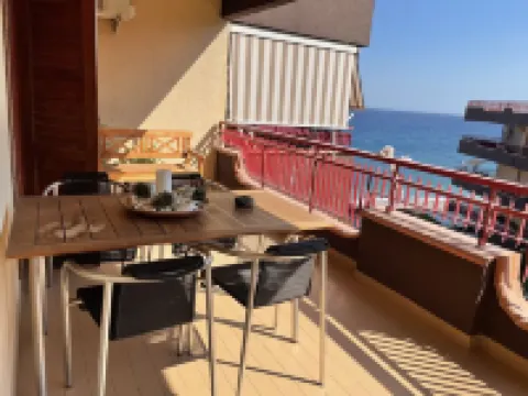 BLUE HOLIDAY LUXURY APARTMENT