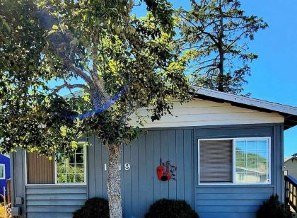 Stay Right in the Heart of Long Beach, WA — Steps from the Ocean!