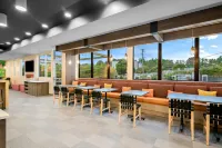 Tru by Hilton Lexington - piscina