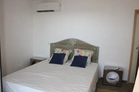 sea-facing VILLA GROUND FLOOR Отели в г. Porticcio