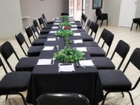 โอ๊คแลนด์ส อินน์ แอนด์ คอนเฟอเรนซ์ เซ็นเตอร์ โรงแรมในแรนด์เบิร์ก