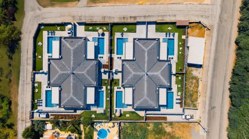 โซรา เบยาซ ทาช วิลลาลาริ