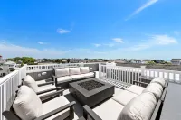 Modern Coastal Escape – New Construction, Family-Friendly, Walk to Beach