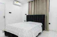 Reo's Smart Haven: Chic & Comfy