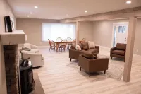 Spacious Lake House with direct access to private beach and marina on Big Sebago