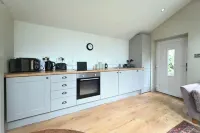 Central Ripon quiet pad. Private off-street parking. Fully equipped snug annex. Hotels in Ripon