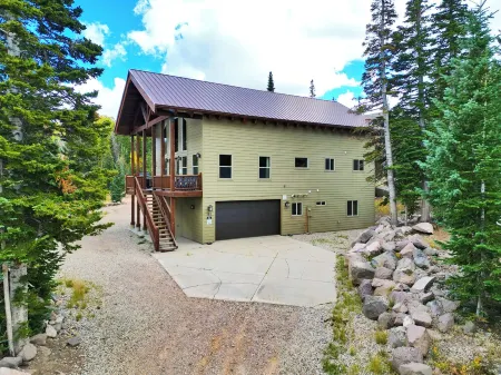 Aspen Lodge in Brian Head - Sleeps up to 25!