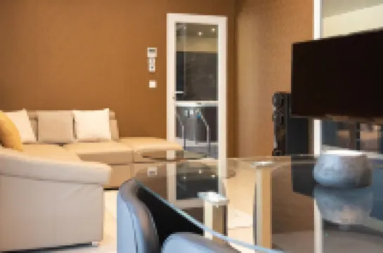 Private villa, pool and spa