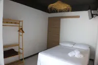 Airport Manini Lodge Studio 8