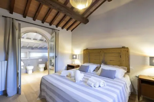 Renovated & Relaxing Historical Cortona Farmhouse Hotel a Cortona