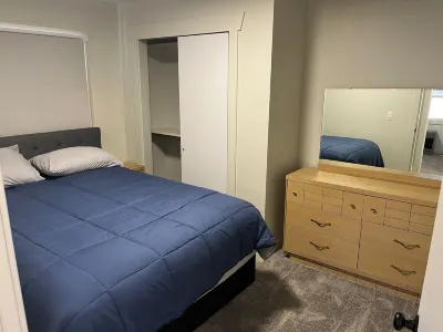 Refurnished and spacious 4 bedroom house, Sleeps 8! Hotel dekat Utah State University Blanding