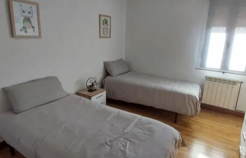 Spacious apartment with terrace in Maliaño Camargo 호텔