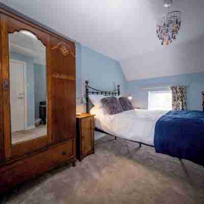 Charming Farmhouse Retreat | Peaceful Stay Near Derry City Rooms