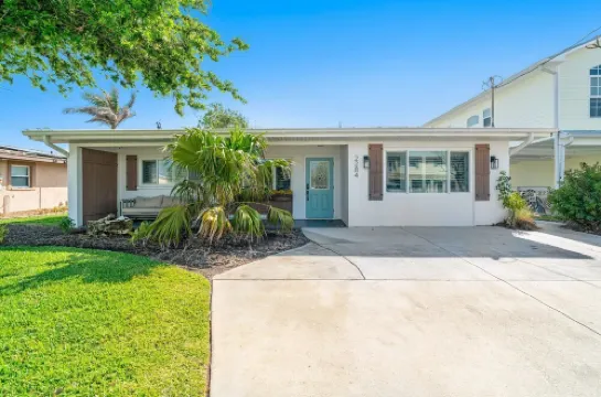 3-bedroom house in charming Saint James City with Canal Views!