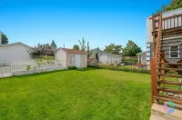 Modern 3-bedroom apartment with spa & jacuzzi, free parking & beautiful view Hotels in Saint-Jean-sur-Richelieu