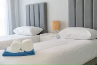 Bright and modern 2 Bed Apartment in Vale de Parra Hotels in Pera