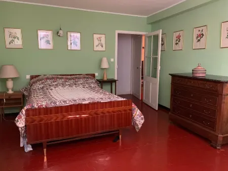 Maison de Ville Milieu Provence Arles Nimes Avignon St Rémy Baux Camargue Отели в г. Тараскон