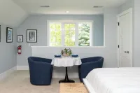 New King Suite:  In a beautiful location, with a beautiful design!