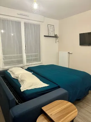Cosy, fully-equipped Beige studio near RER & Paris-Orly, with cot available Hotel in zona Mac Val Vitry Sur Seine