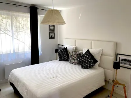 6 Bedroom Villa in Douarnenez Отели в г. Дуарнене