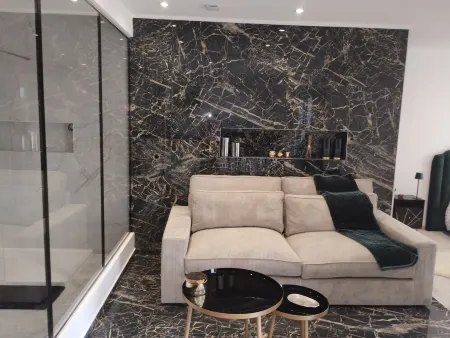 Spacious, bright studio with terrace in a quiet residence Отели в г. Шарли