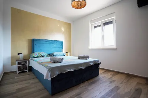 Spacious apartment with 2 bedrooms and sea view near Opatija