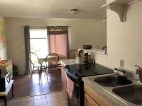 Camden 2 BR 1 BA, 1.4 miles from camden center. Stars and peepers and fireflies!