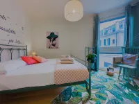 Modern Luxury Iseo - New Exclusive Three-room Apartment in the Center Hotels in Iseo