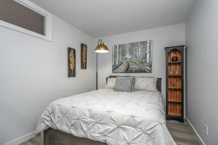 K's Cozy Condo -Mins. to Beach, Trails, Shops, Ski